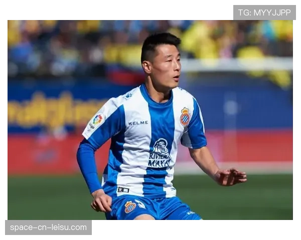 特写：门兴格拉德巴赫老将诺伊豪斯替补登场迎生涯400场