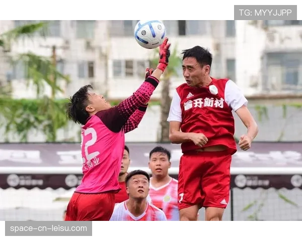 通讯：业余联赛教练组团观赛英超，学习顶级联赛混合防守实战应用